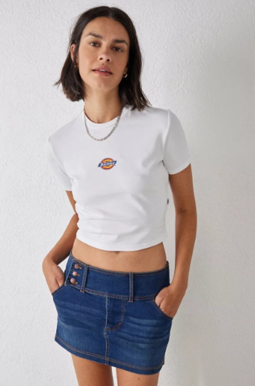 Dickies Maple Valley White Cropped T-Shirt Women’s M 90s Logo Slim Fit